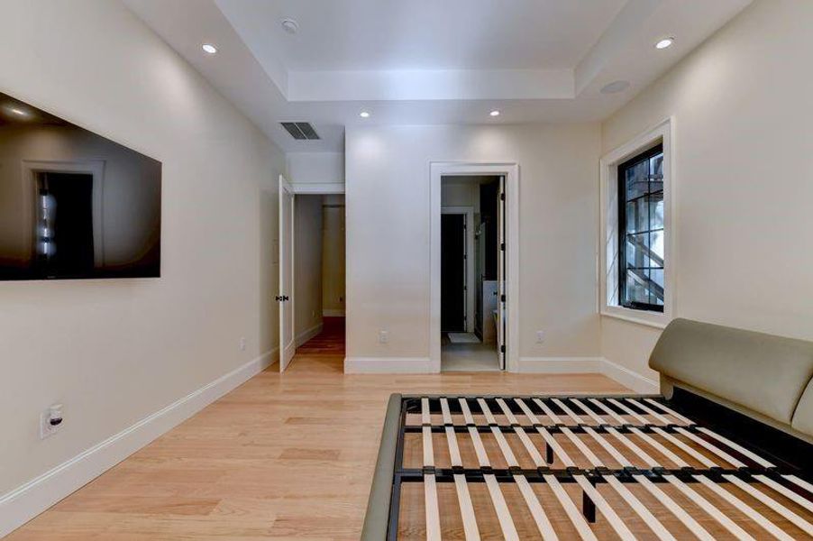 Spacious, unfurnished interior of a new home in , Gainesville (Image 56).