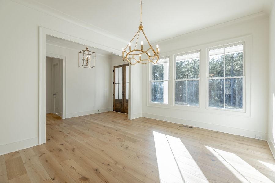 Spacious, unfurnished interior of a new home in River Gorge Ranch, Guild (Image 27).
