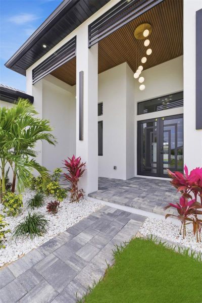 Exterior details and patio area of a home in , Cape Coral (Image 33).