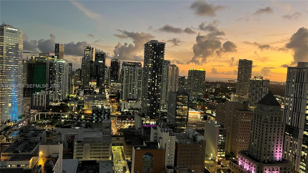 Condo located in Miami, FL showcasing its design and architecture (Image 32).