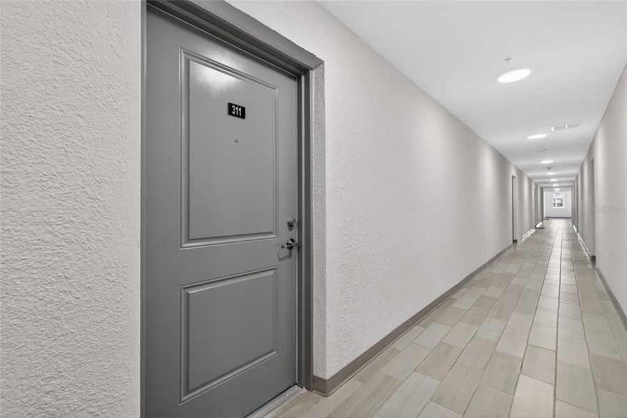 Spacious, unfurnished interior of a new home in , Orlando (Image 19).