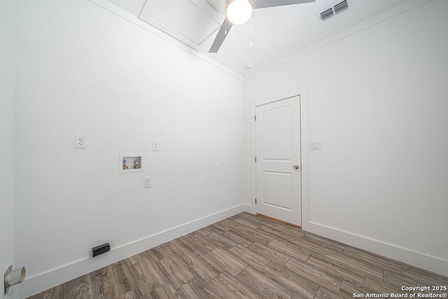 Spacious, unfurnished interior of a new home in , San Antonio (Image 24).