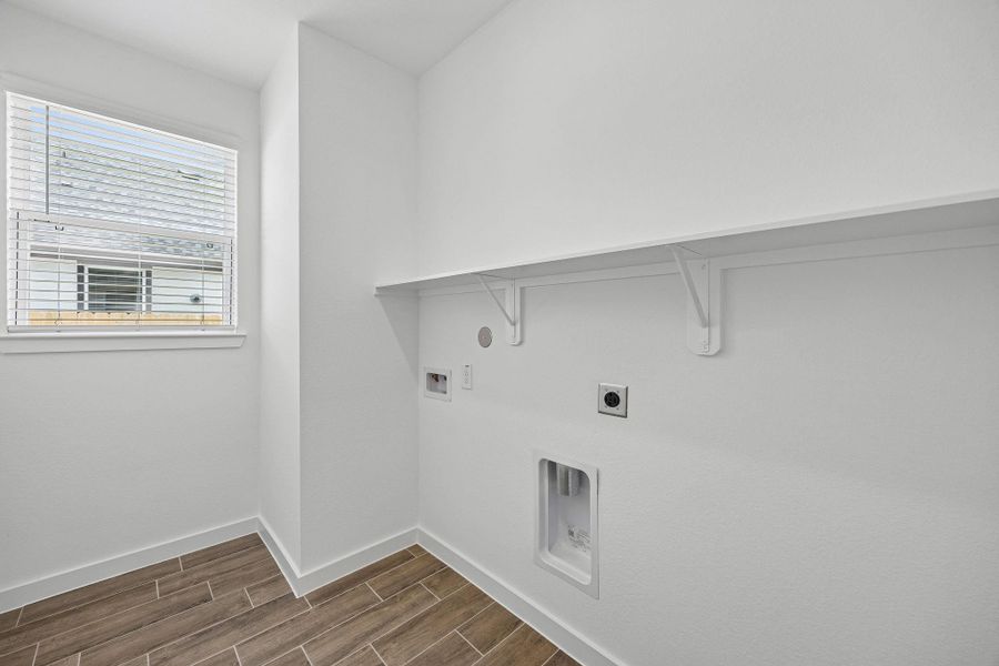 Spacious, unfurnished interior of a new home in Windcress, Cove (Image 23).