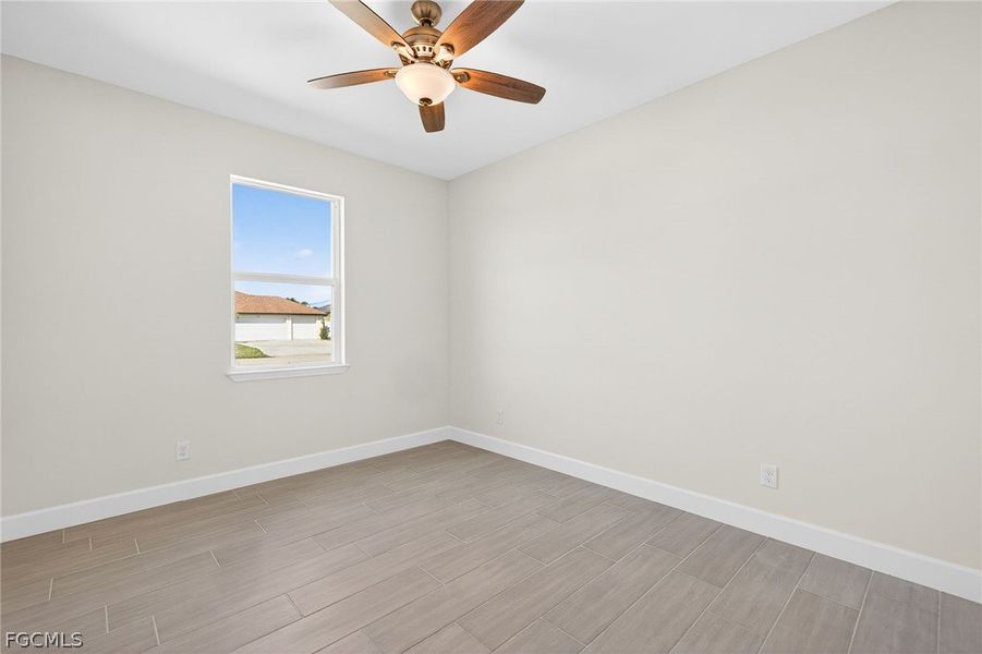 Spacious, unfurnished interior of a new home in Cape Coral, Cape Coral (Image 31).
