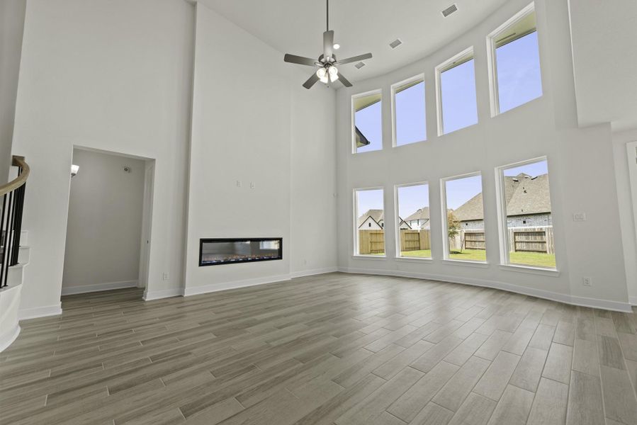 Representative image. Features, specifications, selections and colors may vary.