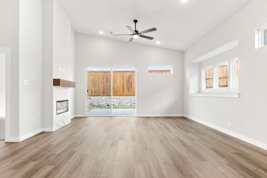 Spacious, unfurnished interior of a new home in Willow Grove, Melissa (Image 21).