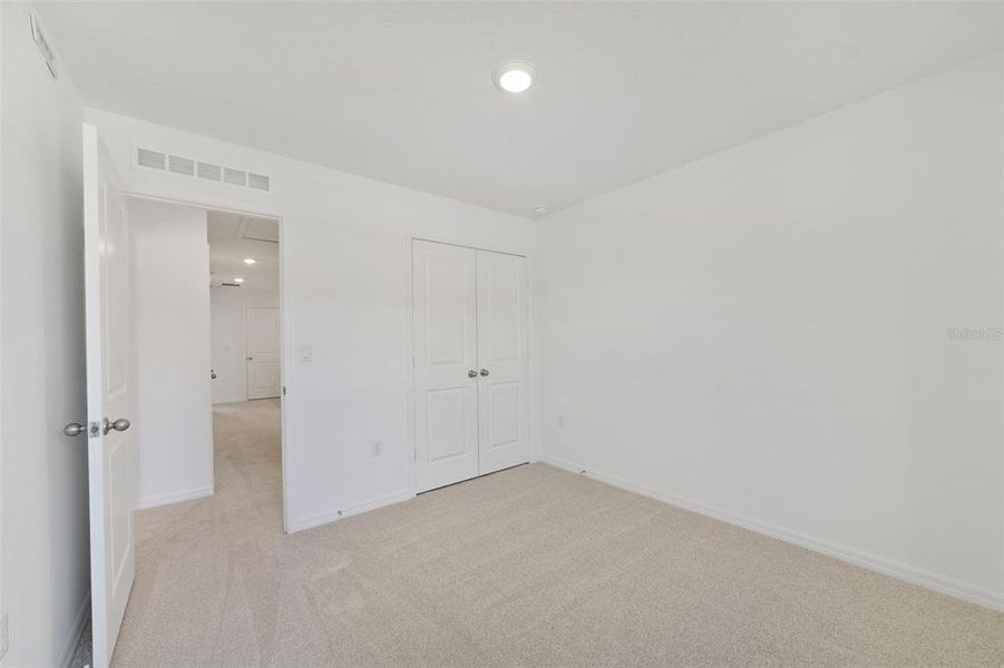 Spacious, unfurnished interior of a new home in Aulin Square, Oviedo (Image 21). Spacious, unfurnished interior of a new home in Aulin Square, Oviedo (Image 21).