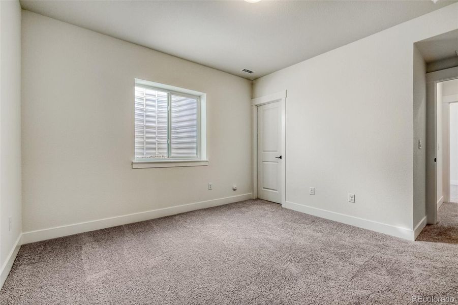Spacious, unfurnished interior of a new home in Sterling Ranch Homestead, Colorado Springs (Image 18).