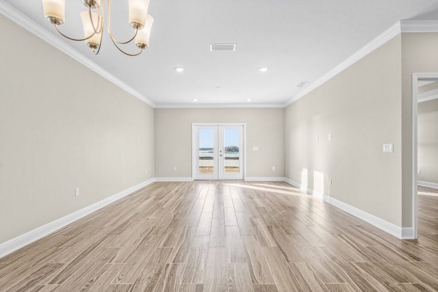 Spacious, unfurnished interior of a new home in Lake Merial, Panama City (Image 17).