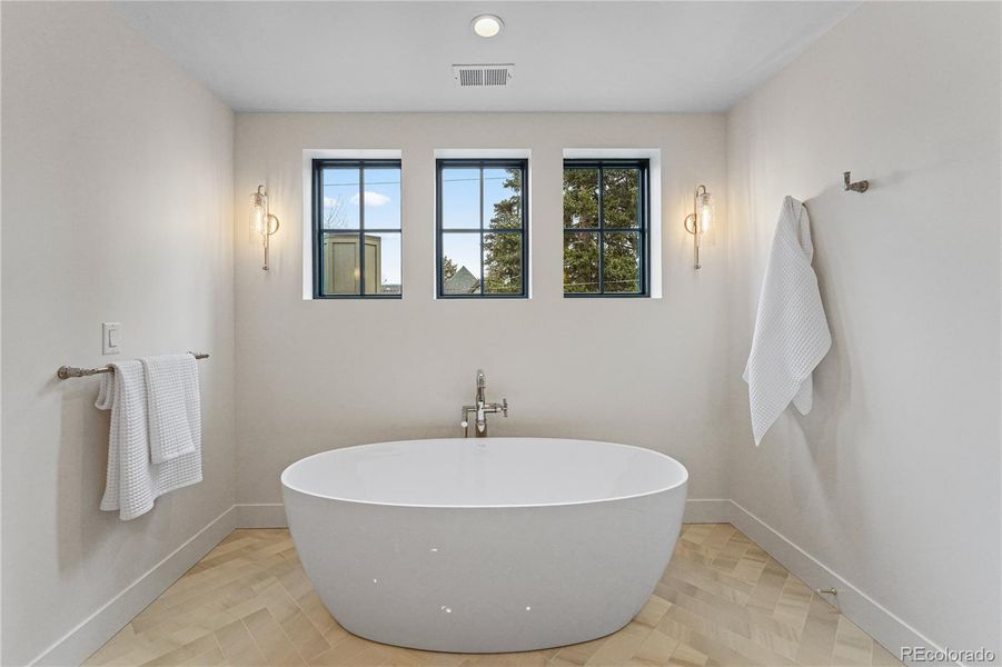 Image 43 of a home in . Image 43 of a home in .