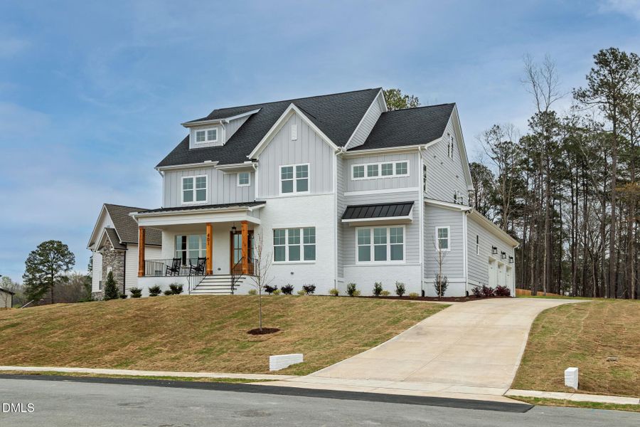 401_STABLE_VALLEY_EXTERIOR_04