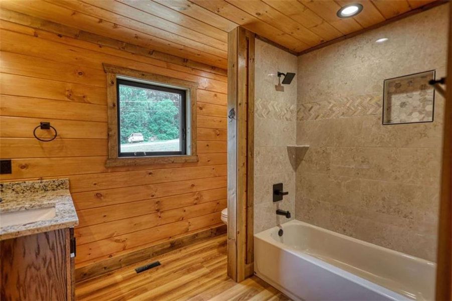 Image 87 of a home in .