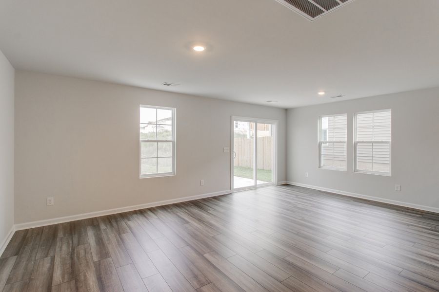 Spacious, unfurnished interior of a new home in Bluefield, Lexington (Image 15). Spacious, unfurnished interior of a new home in Bluefield, Lexington (Image 15).