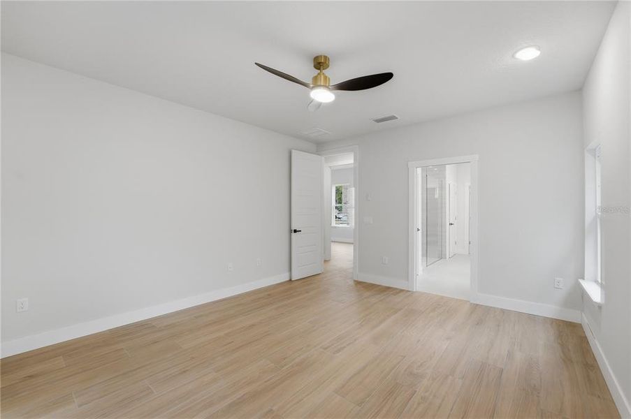 Spacious, unfurnished interior of a new home in , Kissimmee (Image 36).