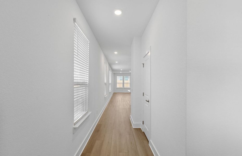 Spacious, unfurnished interior of a new home in Crosswinds, Kyle (Image 20).