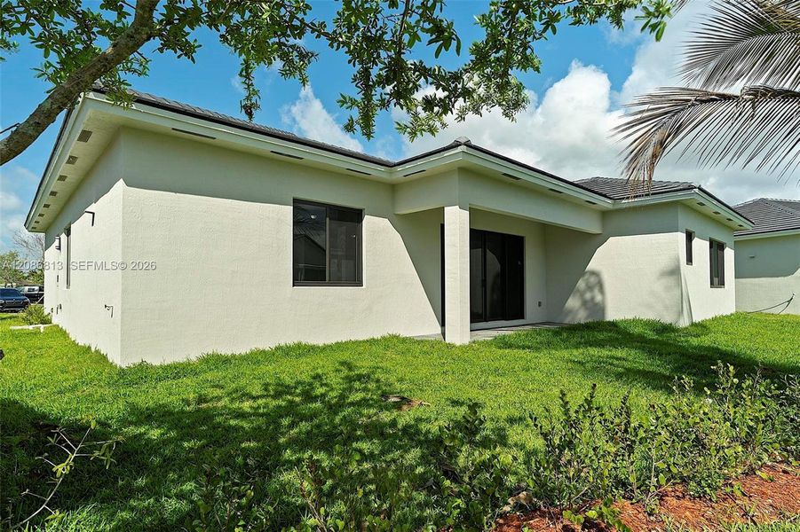 Exterior details and patio area of a home in , Cutler Bay (Image 4).