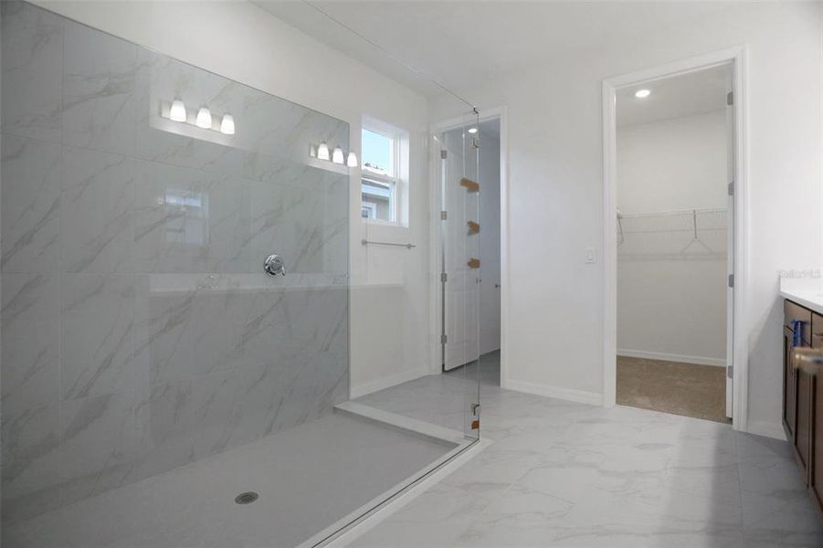 Spacious, unfurnished interior of a new home in Turnleaf, Punta Gorda (Image 37).