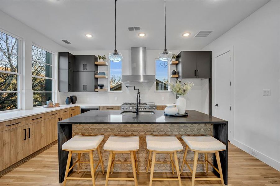 Furnished interior view inside a new home in , Dallas (Image 38). Furnished interior view inside a new home in , Dallas (Image 38).