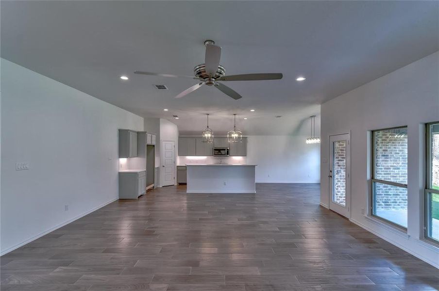 Furnished interior view inside a new home in Whitestone Crest, Benbrook (Image 8). Furnished interior view inside a new home in Whitestone Crest, Benbrook (Image 8).
