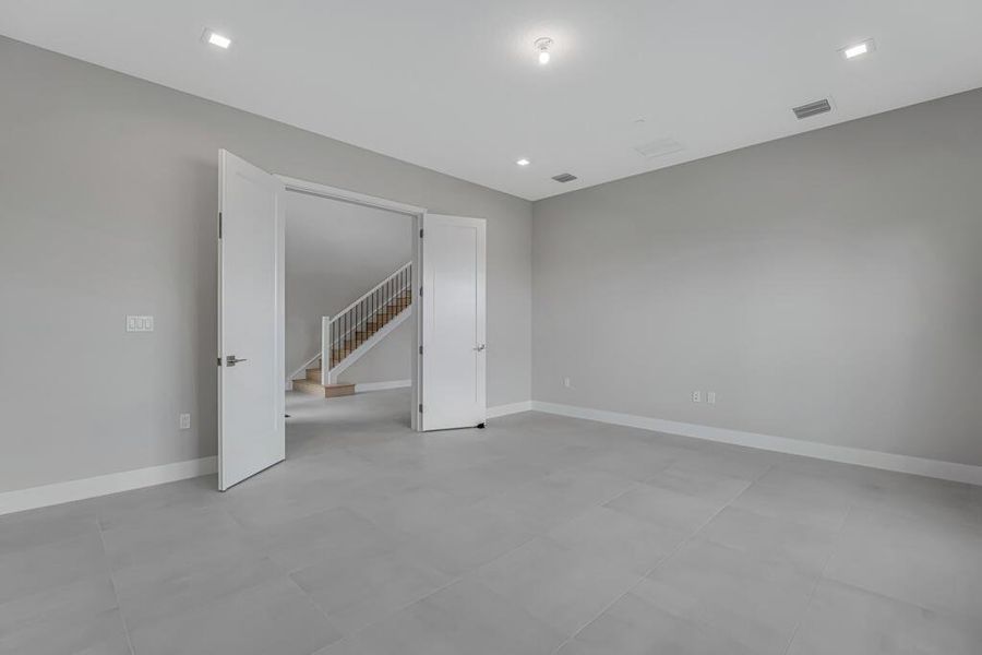 Furnished interior view inside a new home in Apex at Avenir, Palm Beach Gardens (Image 67). Furnished interior view inside a new home in Apex at Avenir, Palm Beach Gardens (Image 67).