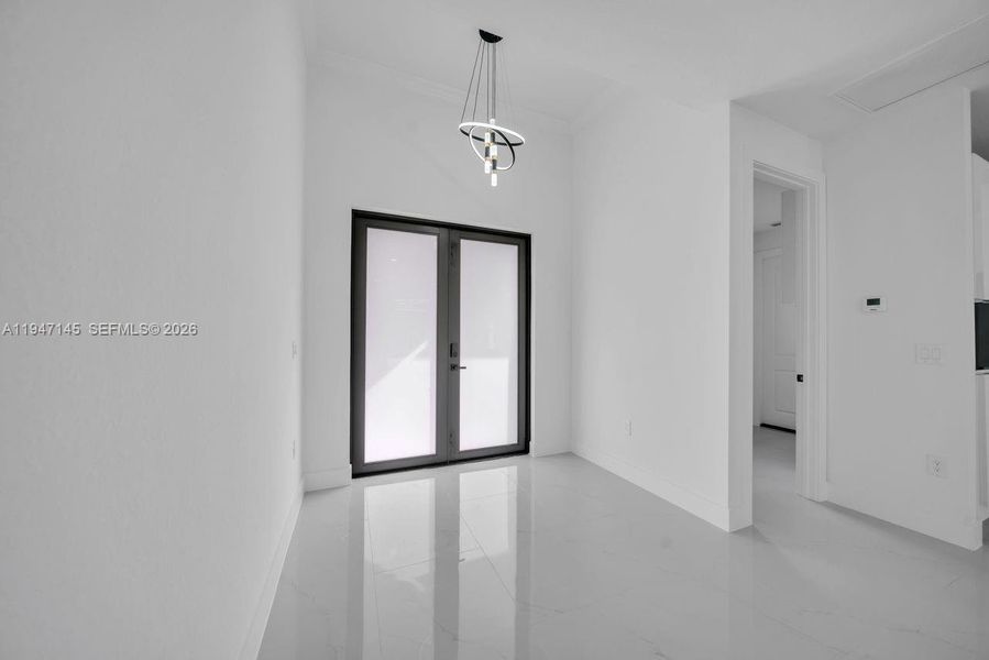 Spacious, unfurnished interior of a new home in , Lehigh Acres (Image 27).