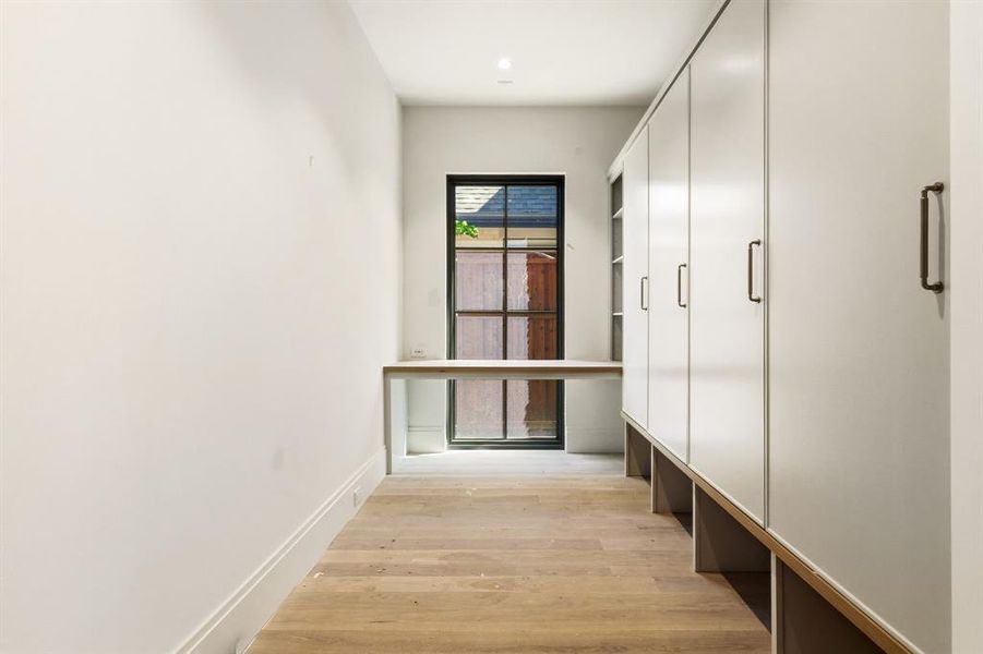 Spacious, unfurnished interior of a new home in , Dallas (Image 14).