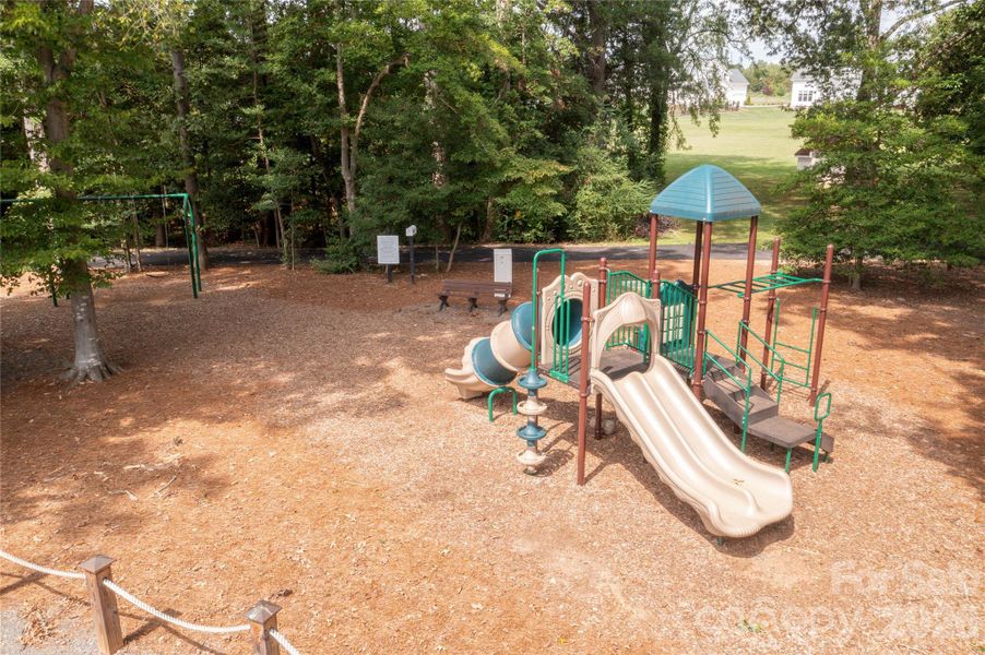 Community amenities in , Belmont (Image 24).
