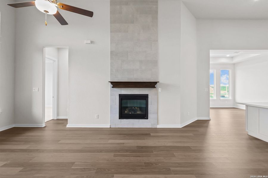 Spacious, unfurnished interior of a new home in Buffalo Crossing, Cibolo (Image 43).