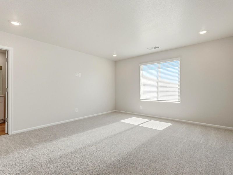 Spacious, unfurnished interior of a new home in York Station, Thornton (Image 13).