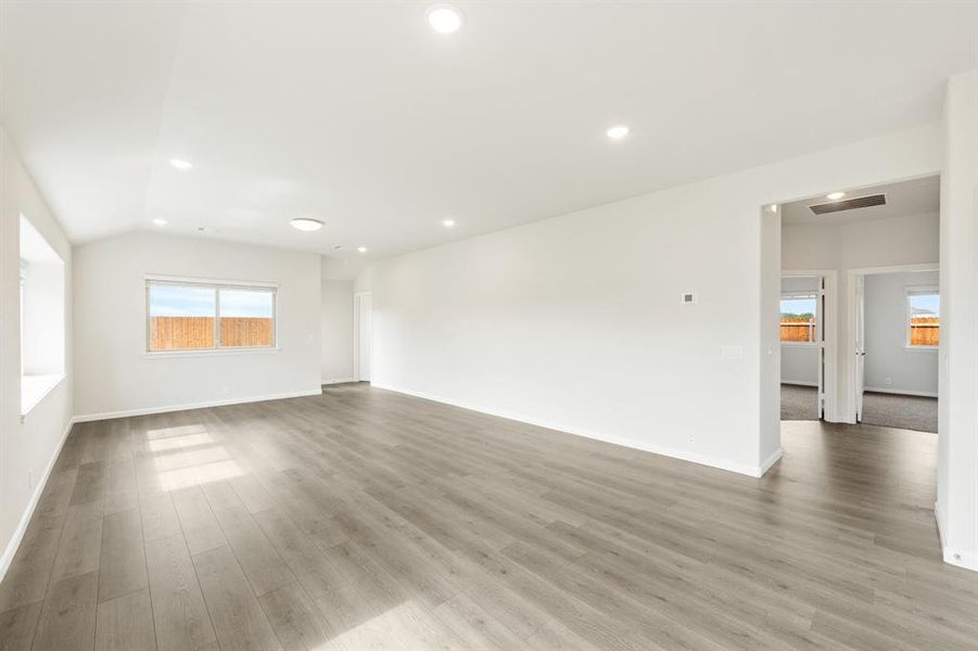 Spacious, unfurnished interior of a new home in Georgetown at Kings Fort, Kaufman (Image 24).