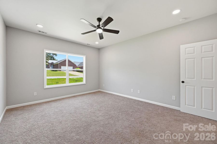 Spacious, unfurnished interior of a new home in , York (Image 29).