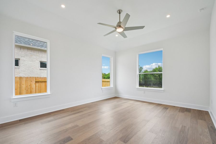 Spacious, unfurnished interior of a new home in Persimmon, Buda (Image 37). Spacious, unfurnished interior of a new home in Persimmon, Buda (Image 37).