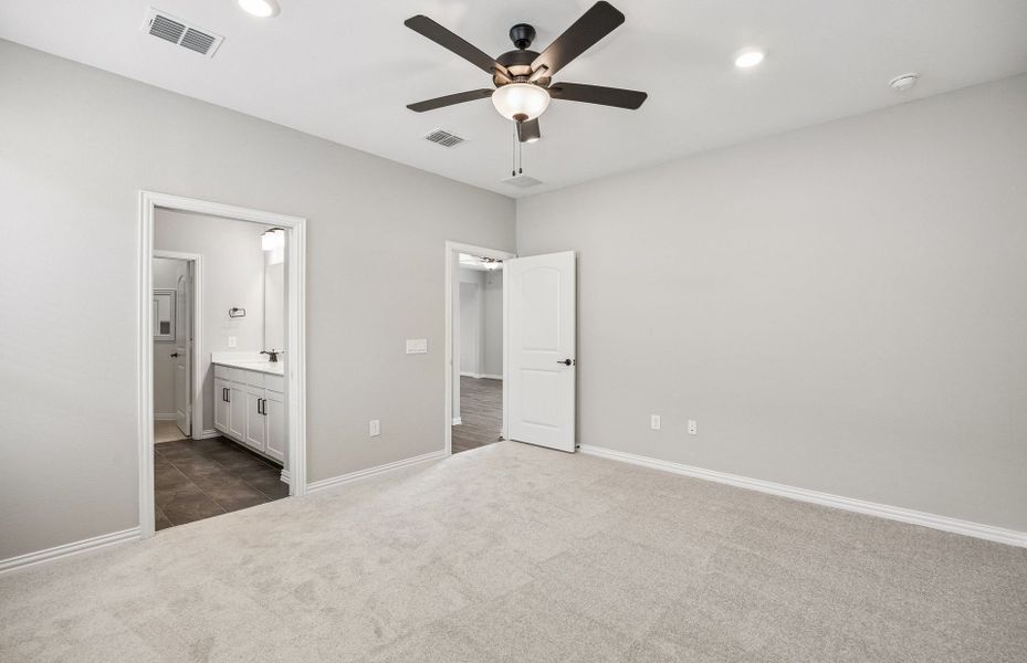 Spacious, unfurnished interior of a new home in Del Webb at Legacy Hills, Celina (Image 20).