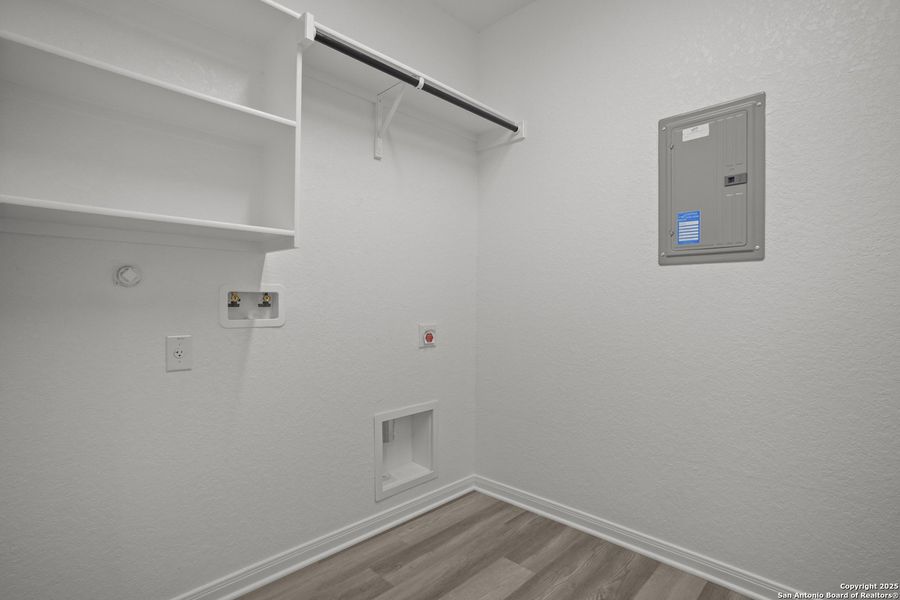 Spacious, unfurnished interior of a new home in Stillwater Ranch, San Antonio (Image 19). Spacious, unfurnished interior of a new home in Stillwater Ranch, San Antonio (Image 19).