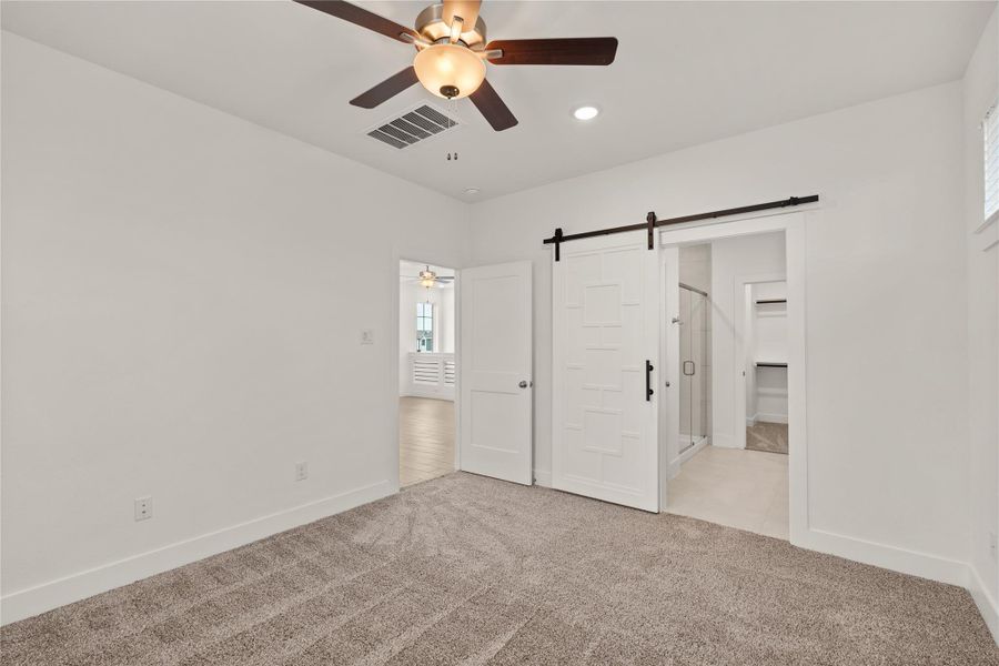Spacious, unfurnished interior of a new home in Balmoral, Atascocita (Image 18).
