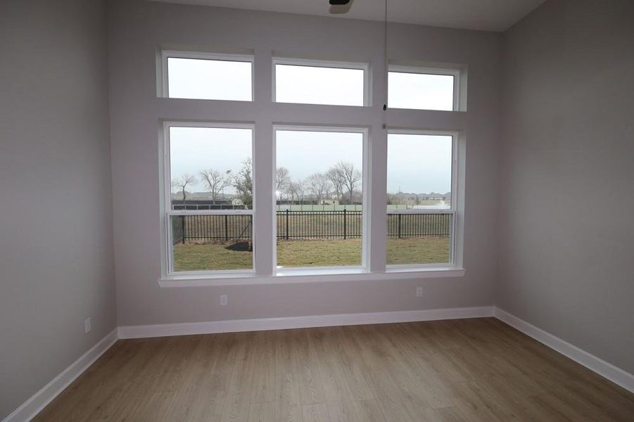 Spacious, unfurnished interior of a new home in , Manvel (Image 6).