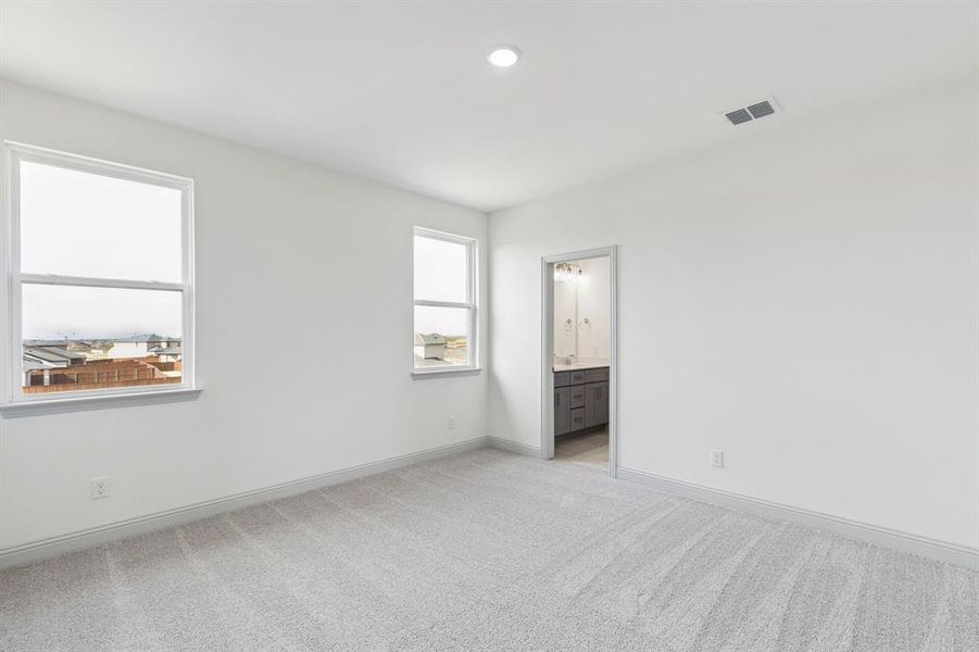 Spacious, unfurnished interior of a new home in Bellagio, Forney (Image 10).