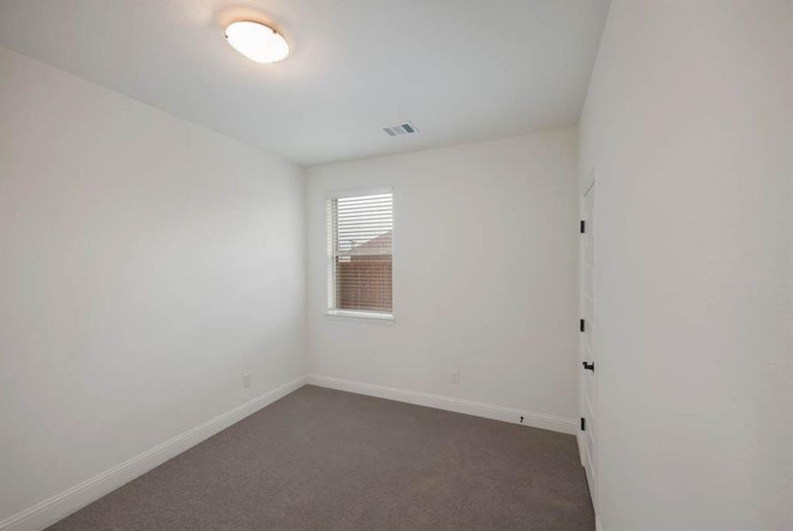 Spacious, unfurnished interior of a new home in Las Lomas, Forney (Image 9).