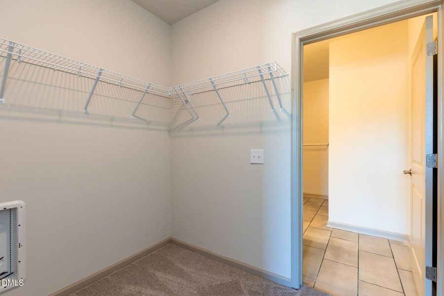 023-1920x1080-main-bedroom-closet