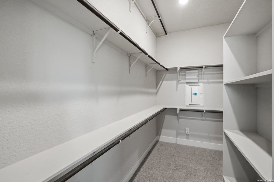 Spacious, unfurnished interior of a new home in Stillwater Ranch, San Antonio (Image 38).