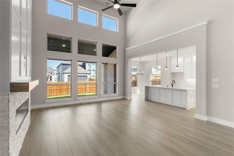 08. 12054 Willow Manor - Family