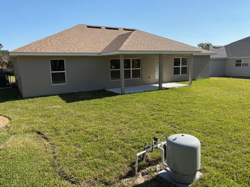 Exterior details and patio area of a home in Juliette Falls, Dunnellon (Image 3).