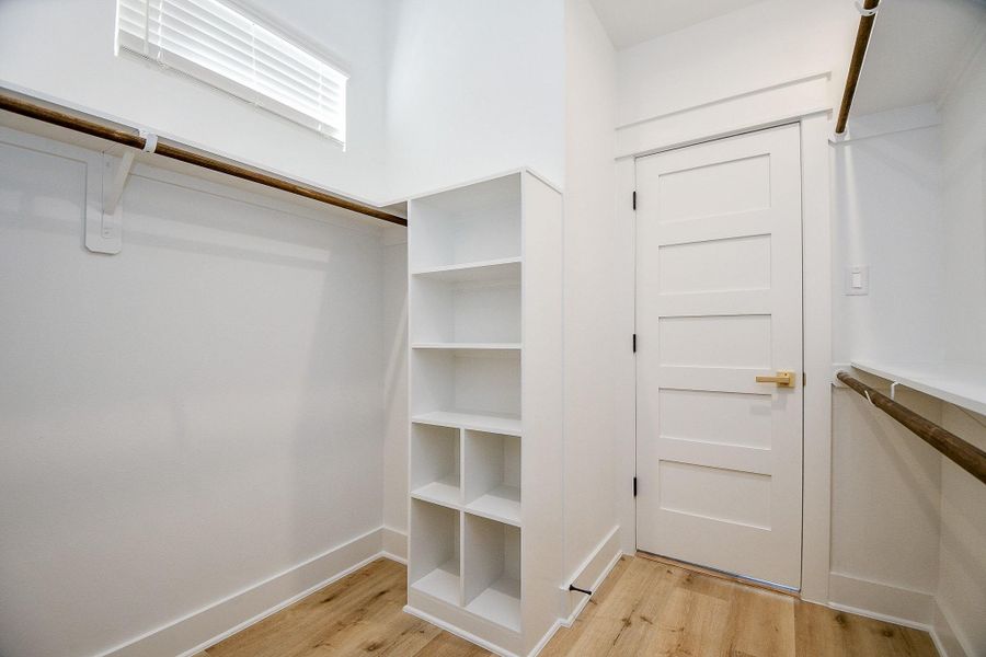 Image 33 of a home in .