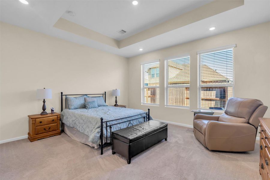 Furnished interior view inside a new home in , Baytown (Image 27).