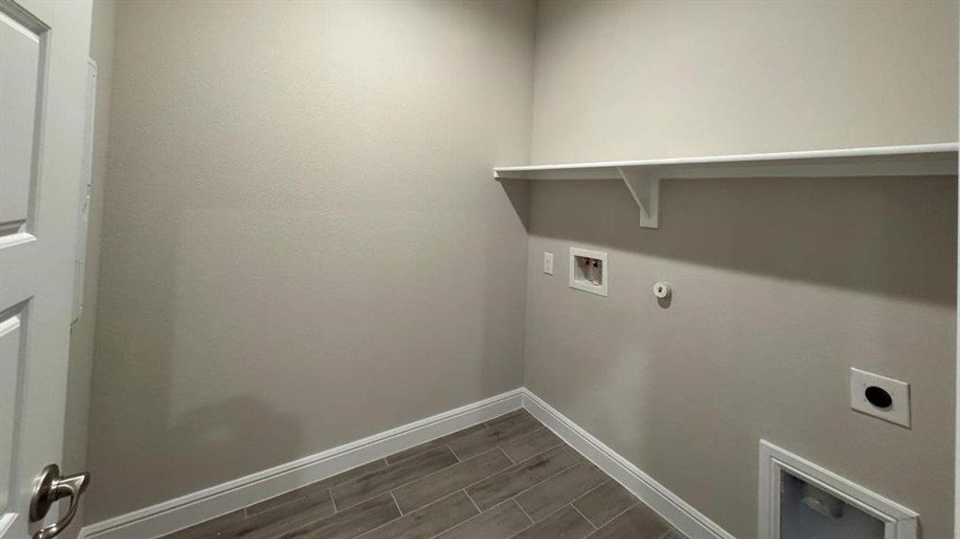 Spacious, unfurnished interior of a new home in Morningstar, Fort Worth (Image 13). Spacious, unfurnished interior of a new home in Morningstar, Fort Worth (Image 13).