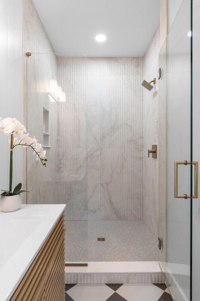 Furnished interior view inside a new home in , Charleston (Image 43).