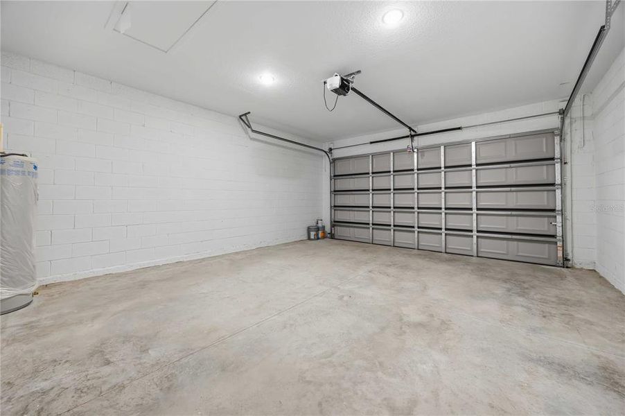Spacious, unfurnished interior of a new home in , Winter Haven (Image 17).