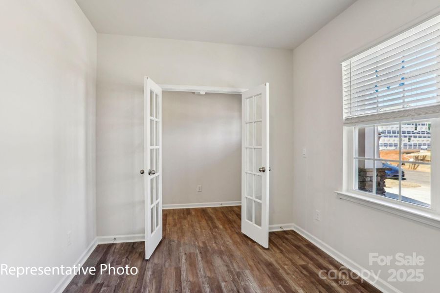 Spacious, unfurnished interior of a new home in Sonoma Hills, Charlotte (Image 20).