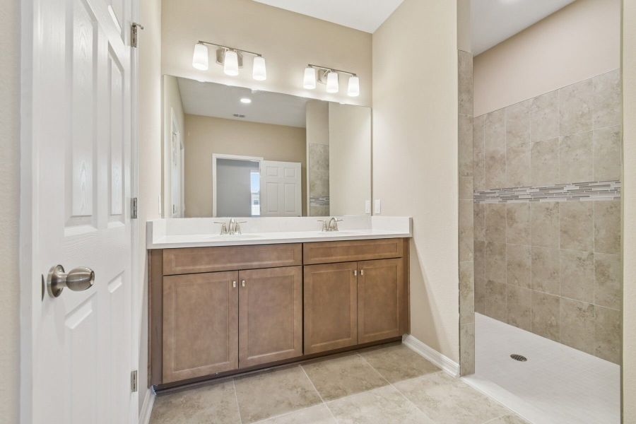 Owner's Bathroom Owner's Bathroom