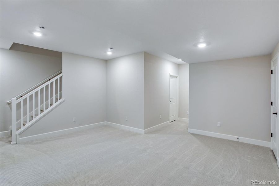 Spacious, unfurnished interior of a new home in Sugar Mill Village, Longmont (Image 30). Spacious, unfurnished interior of a new home in Sugar Mill Village, Longmont (Image 30).